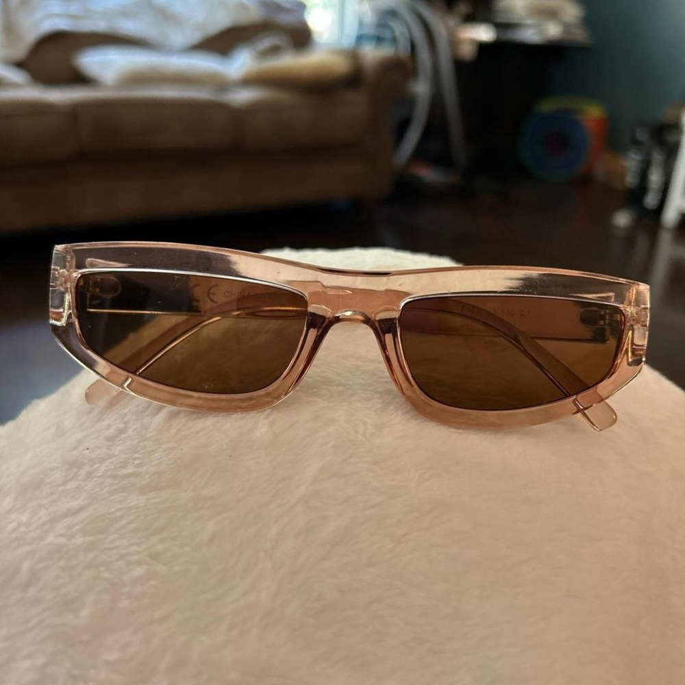 Y2K Retro Pink Clear Frame Sunglasses. New, no tags‎